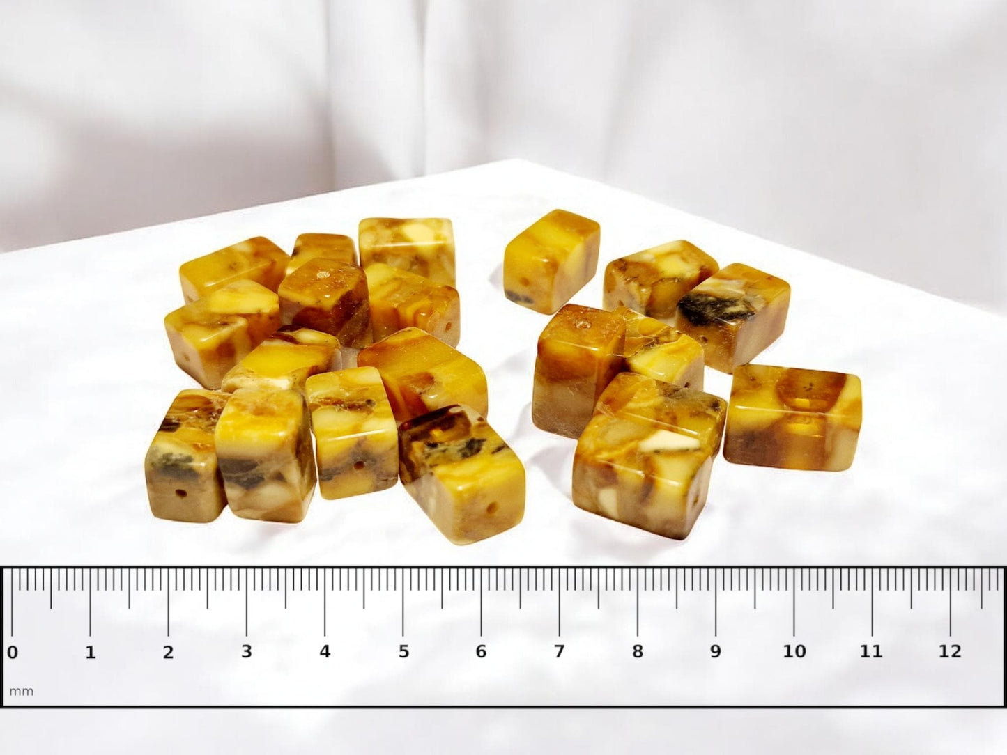 Polished Baltic amber beads Mix color / Loose amber beads with hole / Beads size 8-10 -- 13-15mm / Oblong shape / 5pcs
