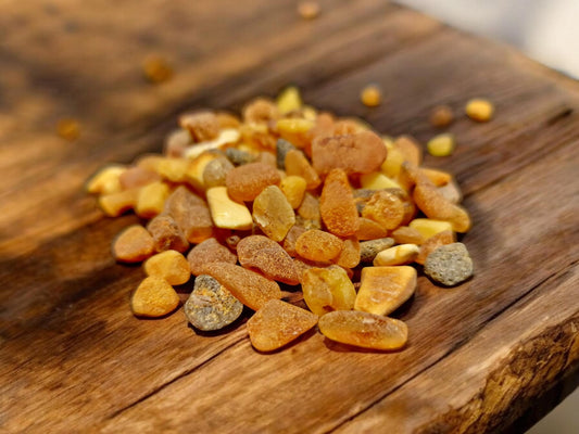 Raw Baltic Amber Beads: Mixed Color, Flat Shape (30gr, 4-7mm)