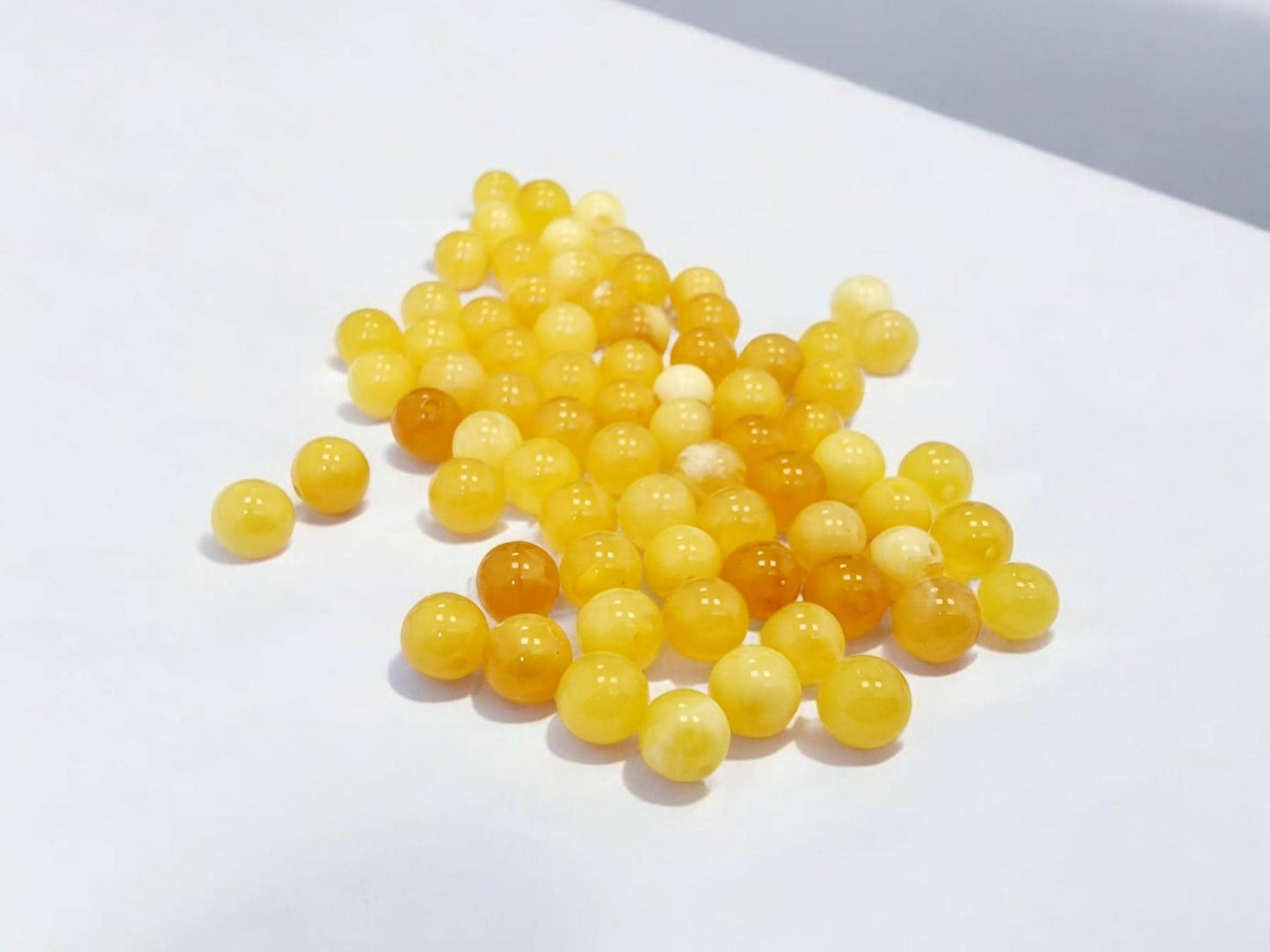 Polished Yolk Baltic Amber Beads: 5-5.5mm Round Loose Beads