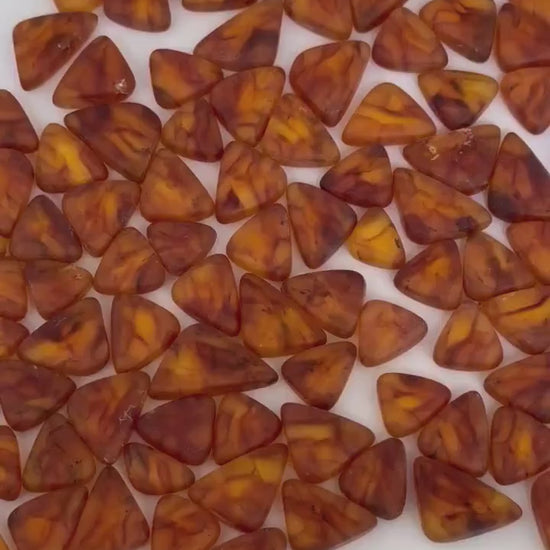Genuine Natural  Baltic Amber Stones  Raw Cognoc Triangle 20pcs