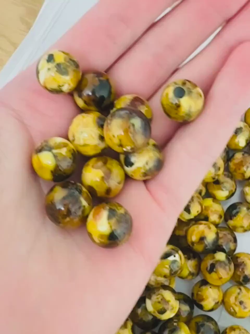 Natural baltic amber round  loose amber beads  pressed round 15-15.5mm Mix 5pcs